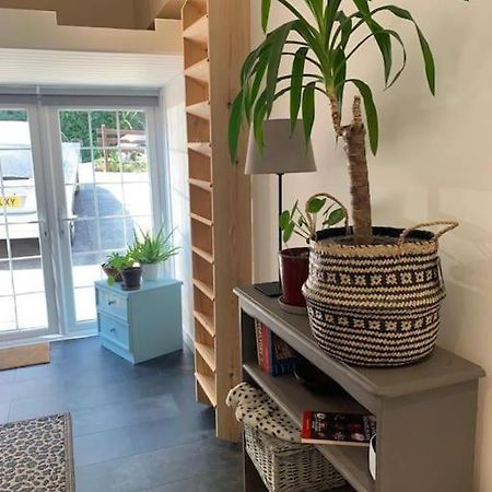 The Garage Getaway Apartment Glastonbury Luaran gambar