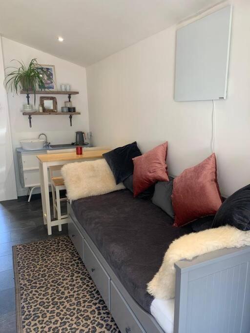 The Garage Getaway Apartment Glastonbury Luaran gambar